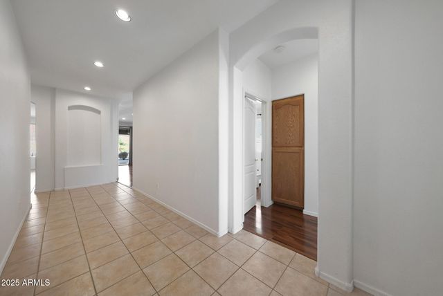 1642 W WINDSONG Drive, Phoenix, AZ 85045