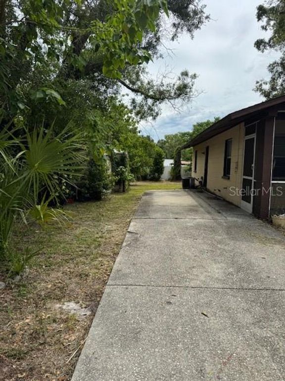 Image 2 of property listing at 8609 N 13TH STREET, Tampa, FL 33604