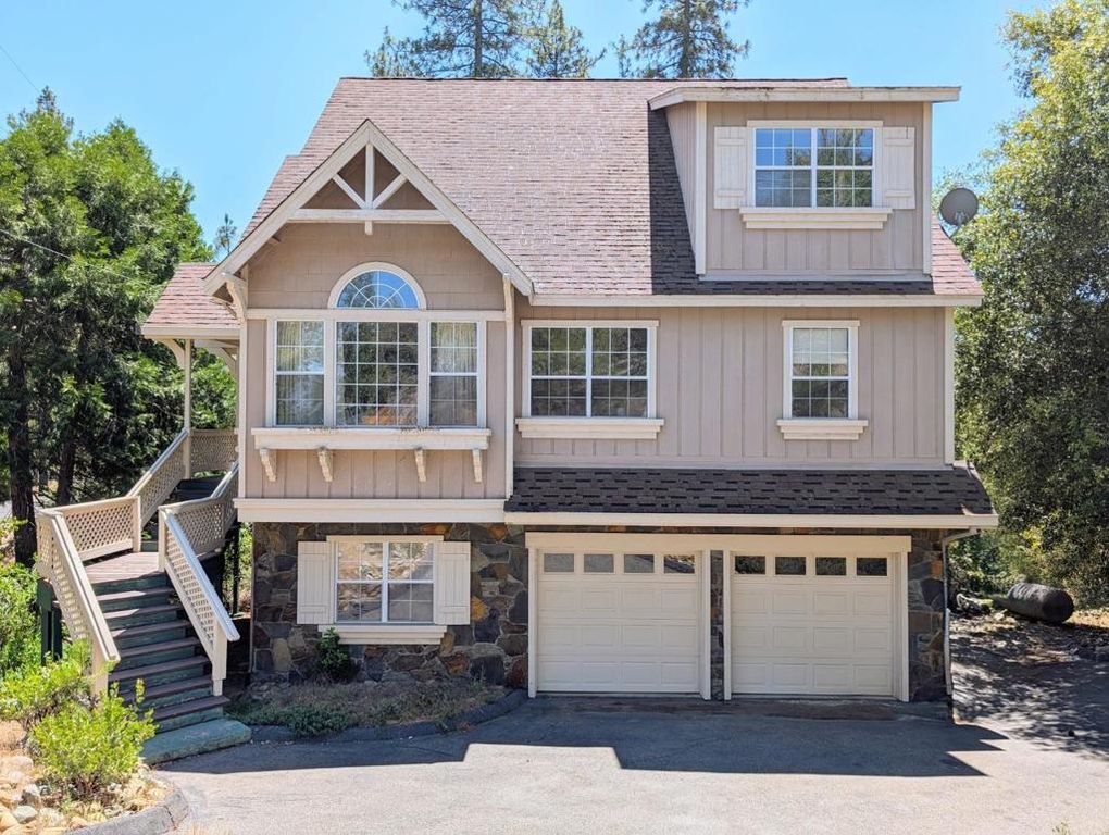 Image 1 of property listing at 12021 Valenta Way, Groveland, CA 95321