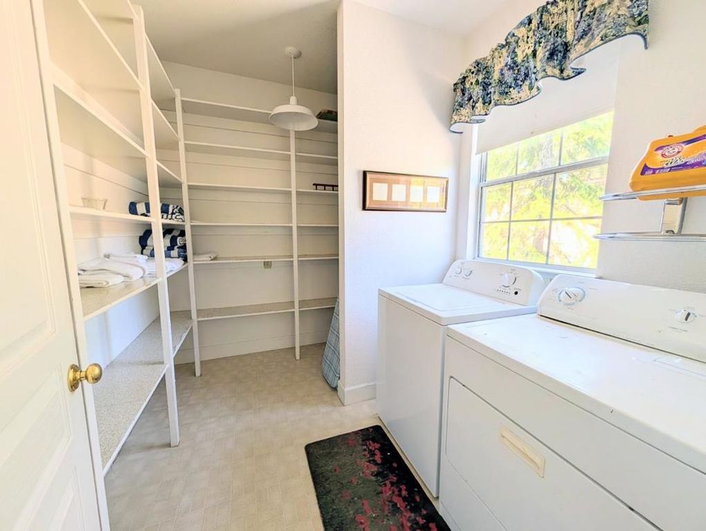 Image 11 of property listing at 12021 Valenta Way, Groveland, CA 95321