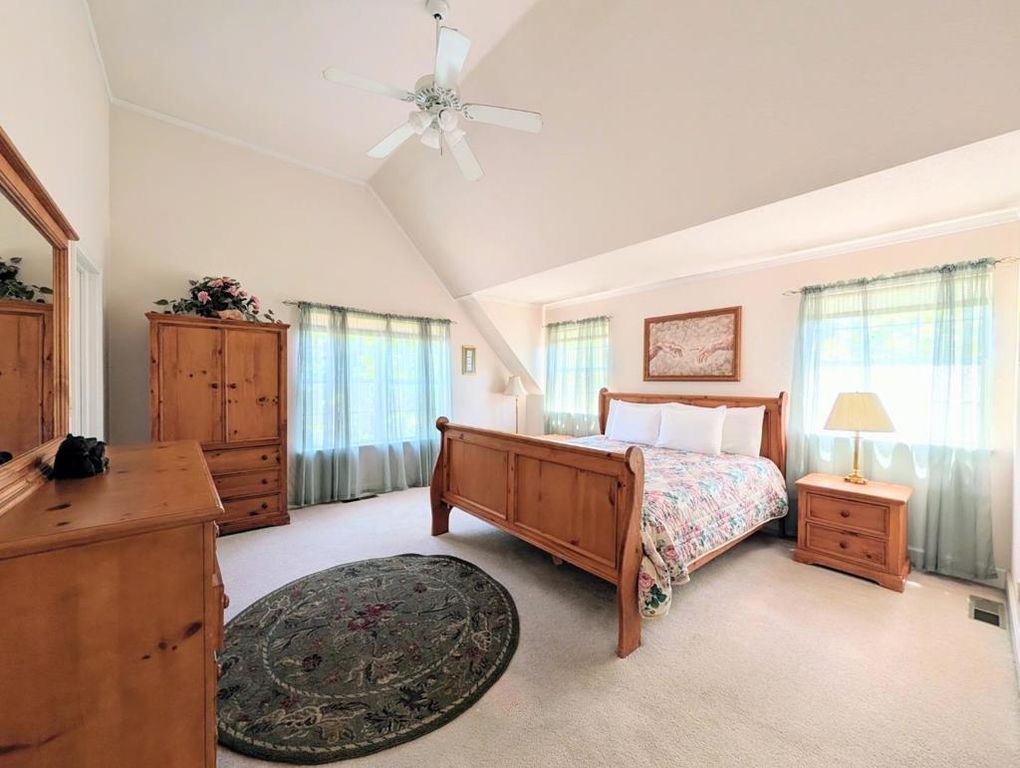 Image 14 of property listing at 12021 Valenta Way, Groveland, CA 95321