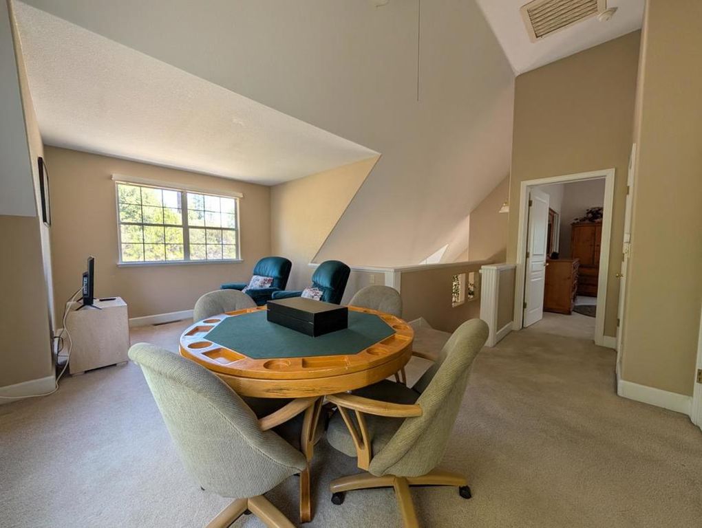 Image 19 of property listing at 12021 Valenta Way, Groveland, CA 95321