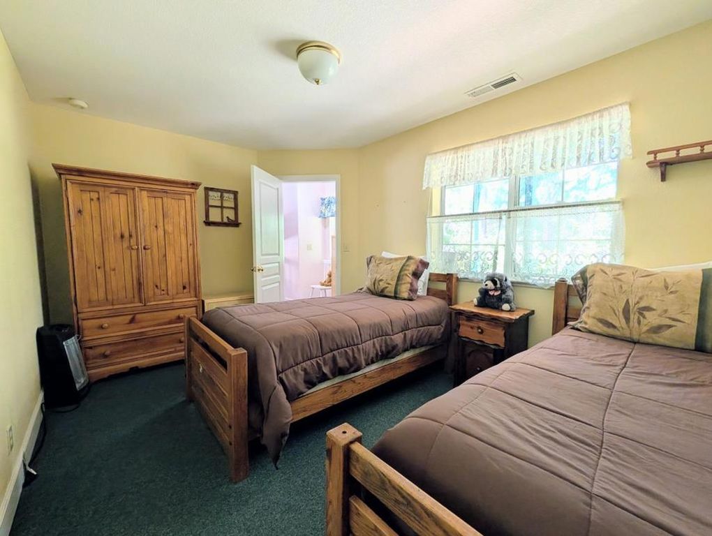 Image 21 of property listing at 12021 Valenta Way, Groveland, CA 95321