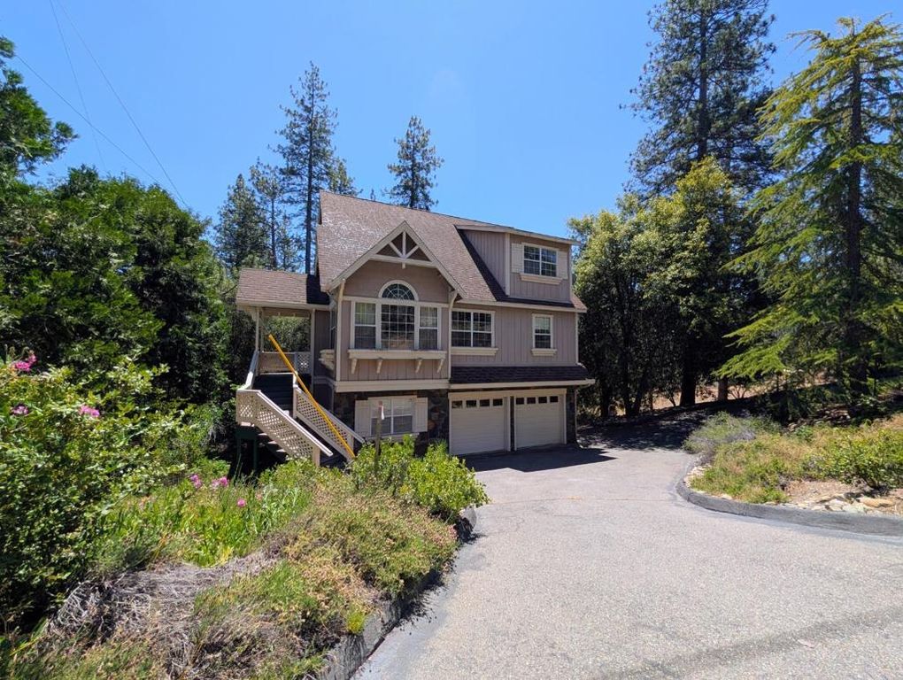 Image 29 of property listing at 12021 Valenta Way, Groveland, CA 95321