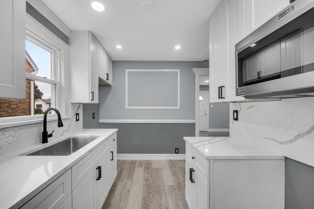 2035 Davis Avenue, Whiting, IN 46394