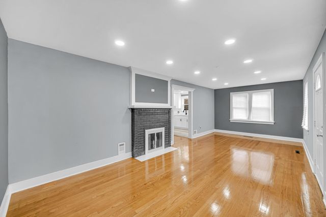 2035 Davis Avenue, Whiting, IN 46394