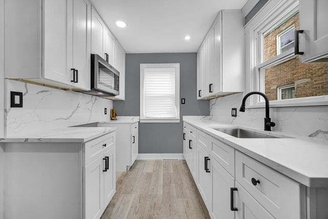 2035 Davis Avenue, Whiting, IN 46394