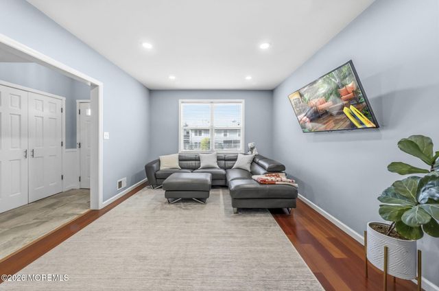 10 Peachtree Lane 303, Jamesburg, NJ 08831
