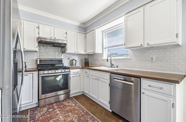 10 Peachtree Lane 303, Jamesburg, NJ 08831