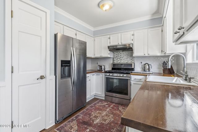 10 Peachtree Lane 303, Jamesburg, NJ 08831
