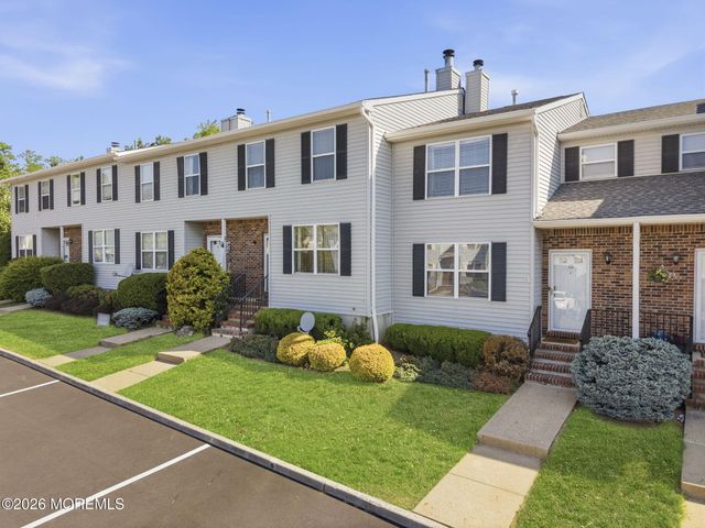 10 Peachtree Lane 303, Jamesburg, NJ 08831