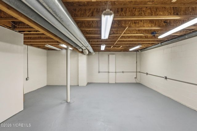 10 Peachtree Lane 303, Jamesburg, NJ 08831