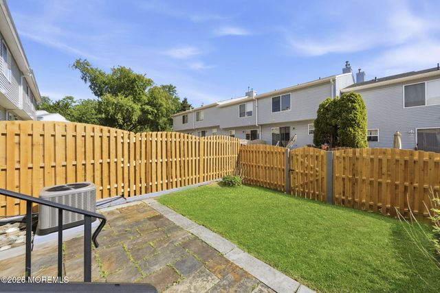 10 Peachtree Lane 303, Jamesburg, NJ 08831