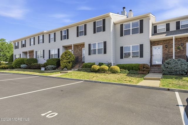 10 Peachtree Lane 303, Jamesburg, NJ 08831