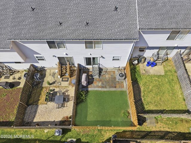 10 Peachtree Lane 303, Jamesburg, NJ 08831