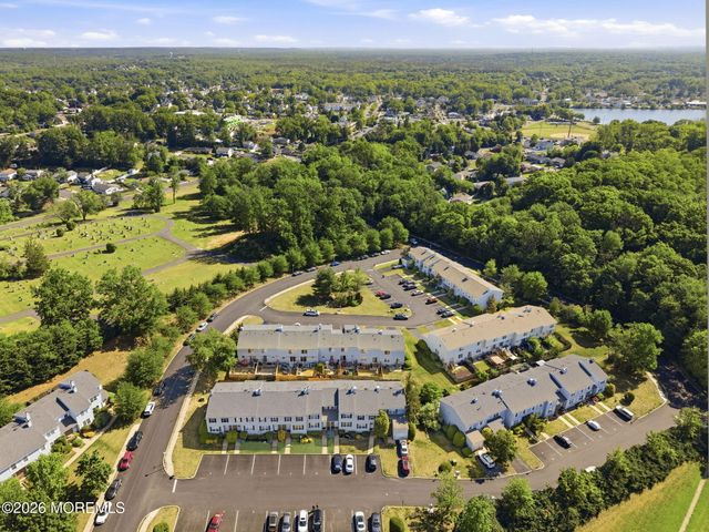 10 Peachtree Lane 303, Jamesburg, NJ 08831