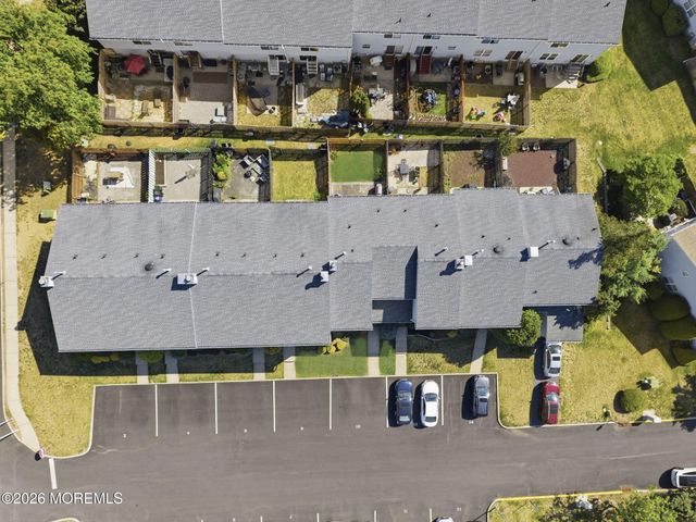 10 Peachtree Lane 303, Jamesburg, NJ 08831