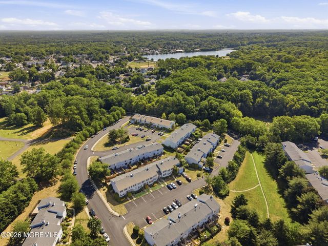 10 Peachtree Lane 303, Jamesburg, NJ 08831