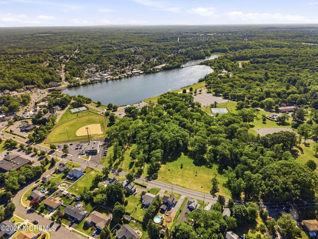 10 Peachtree Lane 303, Jamesburg, NJ 08831