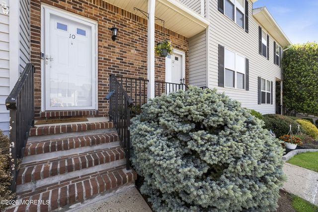 10 Peachtree Lane 303, Jamesburg, NJ 08831