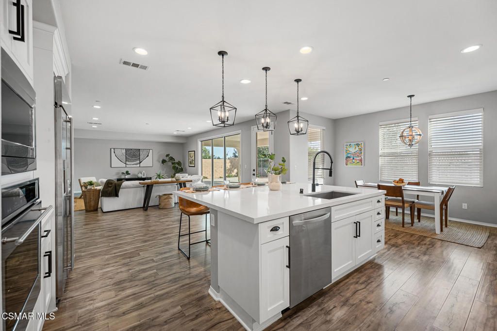 Image 11 of property listing at 12668 Deer Grass Court, Moorpark, CA 93021