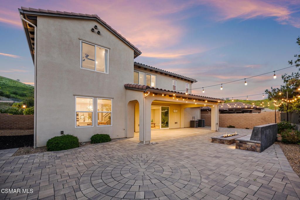 Image 2 of property listing at 12668 Deer Grass Court, Moorpark, CA 93021