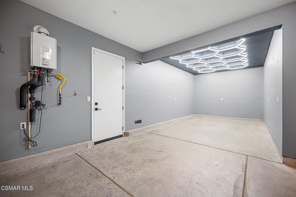 Image 21 of property listing at 12668 Deer Grass Court, Moorpark, CA 93021