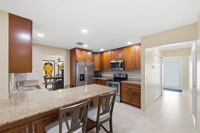 1207 Sea Pines Lane, Lantana, FL 33462