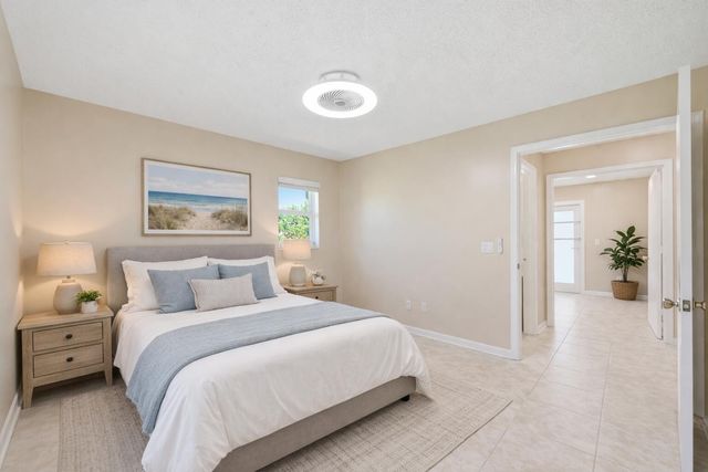 1207 Sea Pines Lane, Lantana, FL 33462