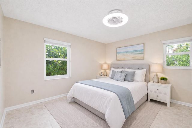 1207 Sea Pines Lane, Lantana, FL 33462