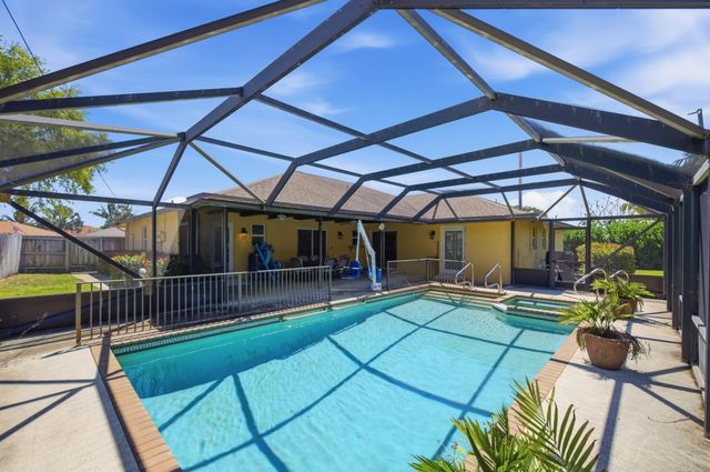 1207 Sea Pines Lane, Lantana, FL 33462