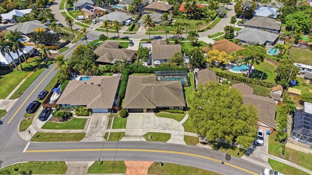 1207 Sea Pines Lane, Lantana, FL 33462
