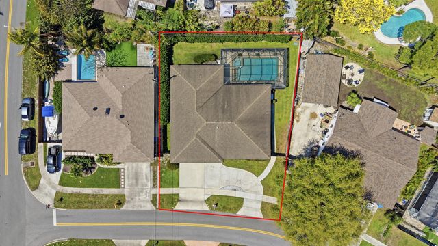 1207 Sea Pines Lane, Lantana, FL 33462