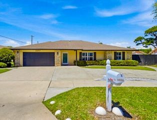 1207 Sea Pines Lane, Lantana, FL 33462