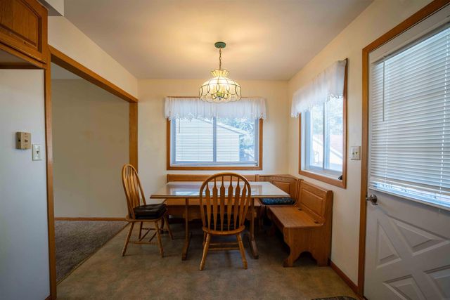 2300 NW 3rd Avenue, Waverly, IA 50677