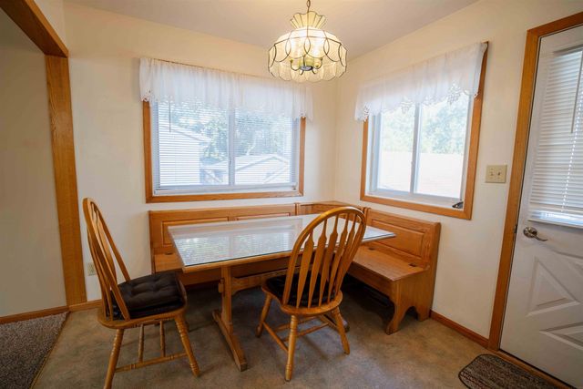 2300 NW 3rd Avenue, Waverly, IA 50677