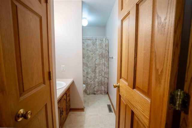 2300 NW 3rd Avenue, Waverly, IA 50677