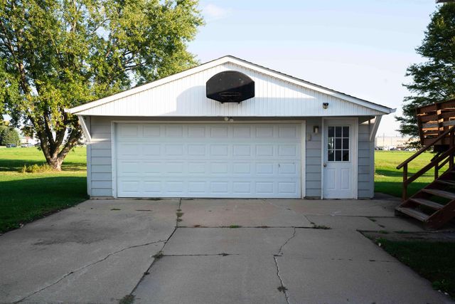 2300 NW 3rd Avenue, Waverly, IA 50677