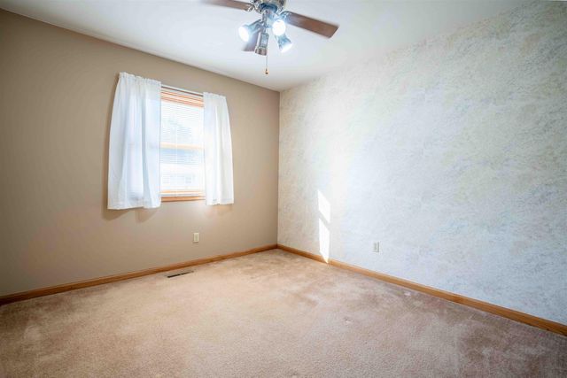 2300 NW 3rd Avenue, Waverly, IA 50677