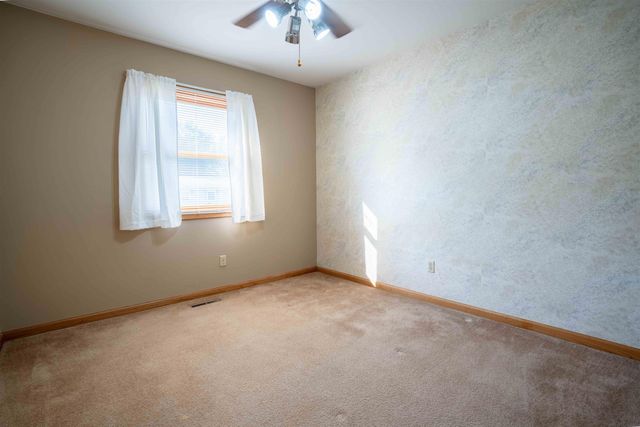 2300 NW 3rd Avenue, Waverly, IA 50677