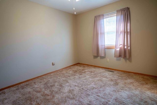 2300 NW 3rd Avenue, Waverly, IA 50677