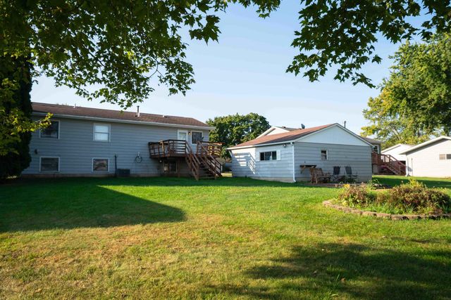 2300 NW 3rd Avenue, Waverly, IA 50677