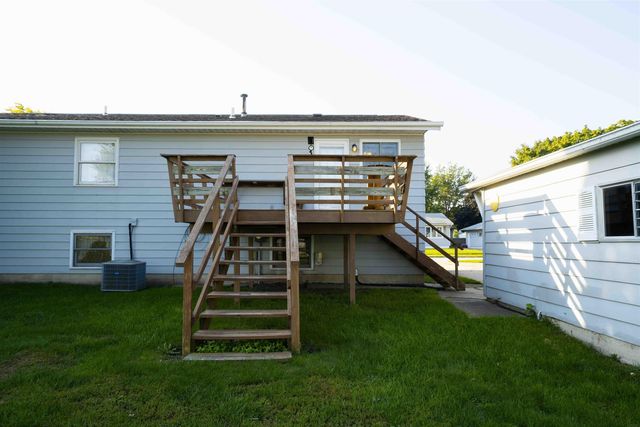 2300 NW 3rd Avenue, Waverly, IA 50677