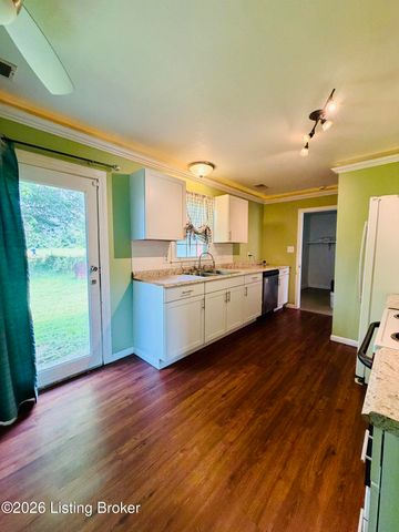 9604 Shoshone Way, Louisville, KY 40258