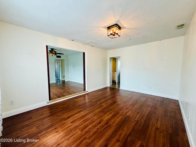 9604 Shoshone Way, Louisville, KY 40258