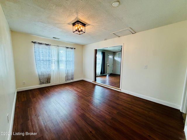 9604 Shoshone Way, Louisville, KY 40258
