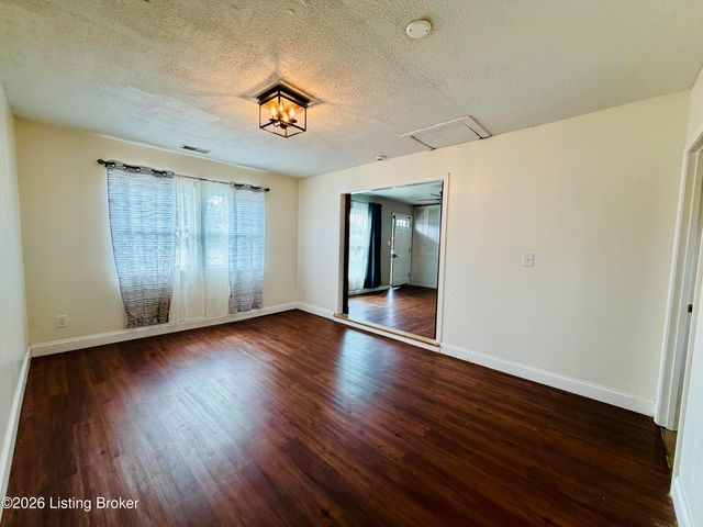 9604 Shoshone Way, Louisville, KY 40258