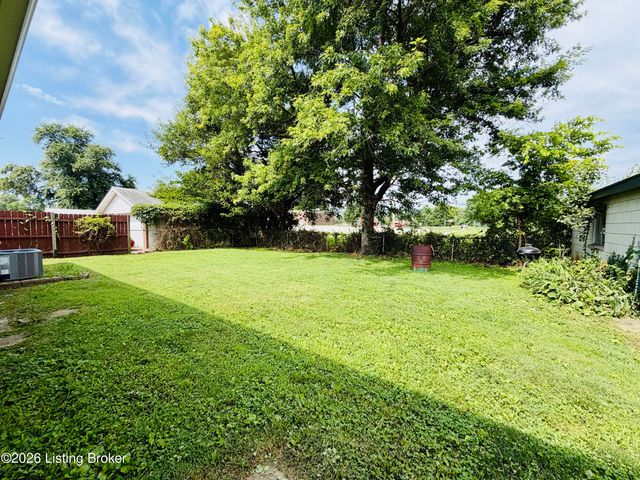 9604 Shoshone Way, Louisville, KY 40258