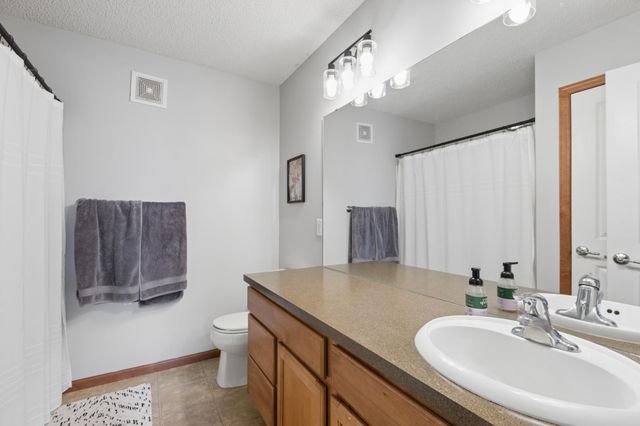15240 Fanning Drive N, Hugo, MN 55038