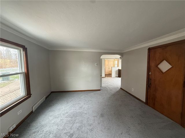 6715 Theota Avenue DOWN, Parma, OH 44129